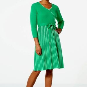 NWOT, Nina Leonard Green White Sweater Dress with Scalloped Detail, Size…